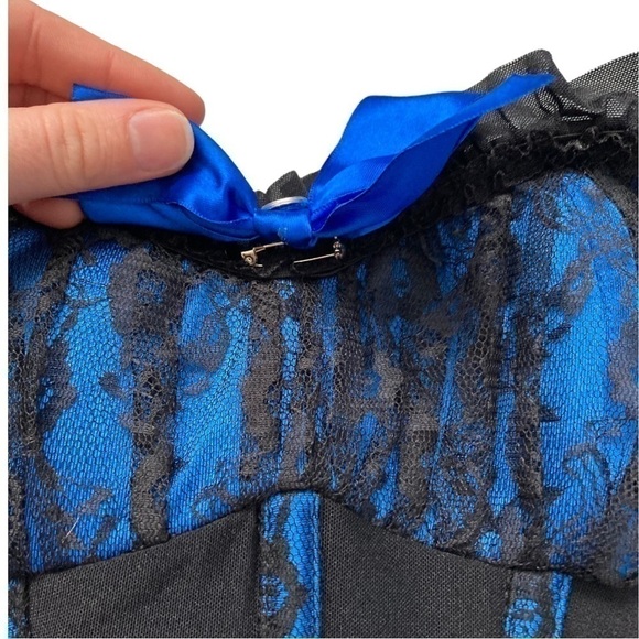 𝅺COQUETTE blue and black lace bustier corset top with ruffles and bows - Picture 4 of 14